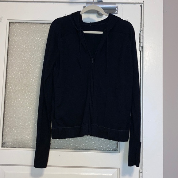 ✨SOLD✨ NWOT Lululemon Rise & Move Hoodie - Picture 3 of 12